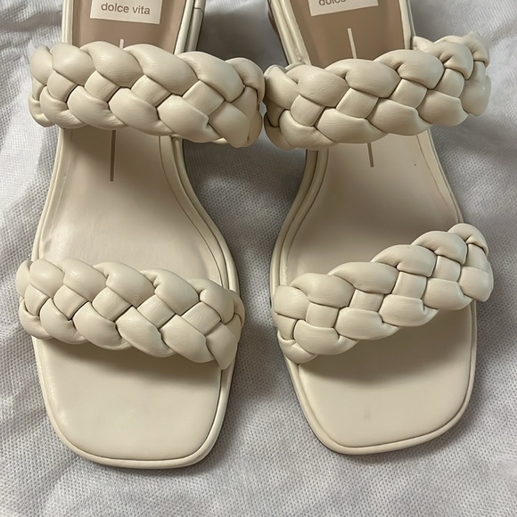 Dolce Vita size US 7 sandals - Picture 4 of 6
